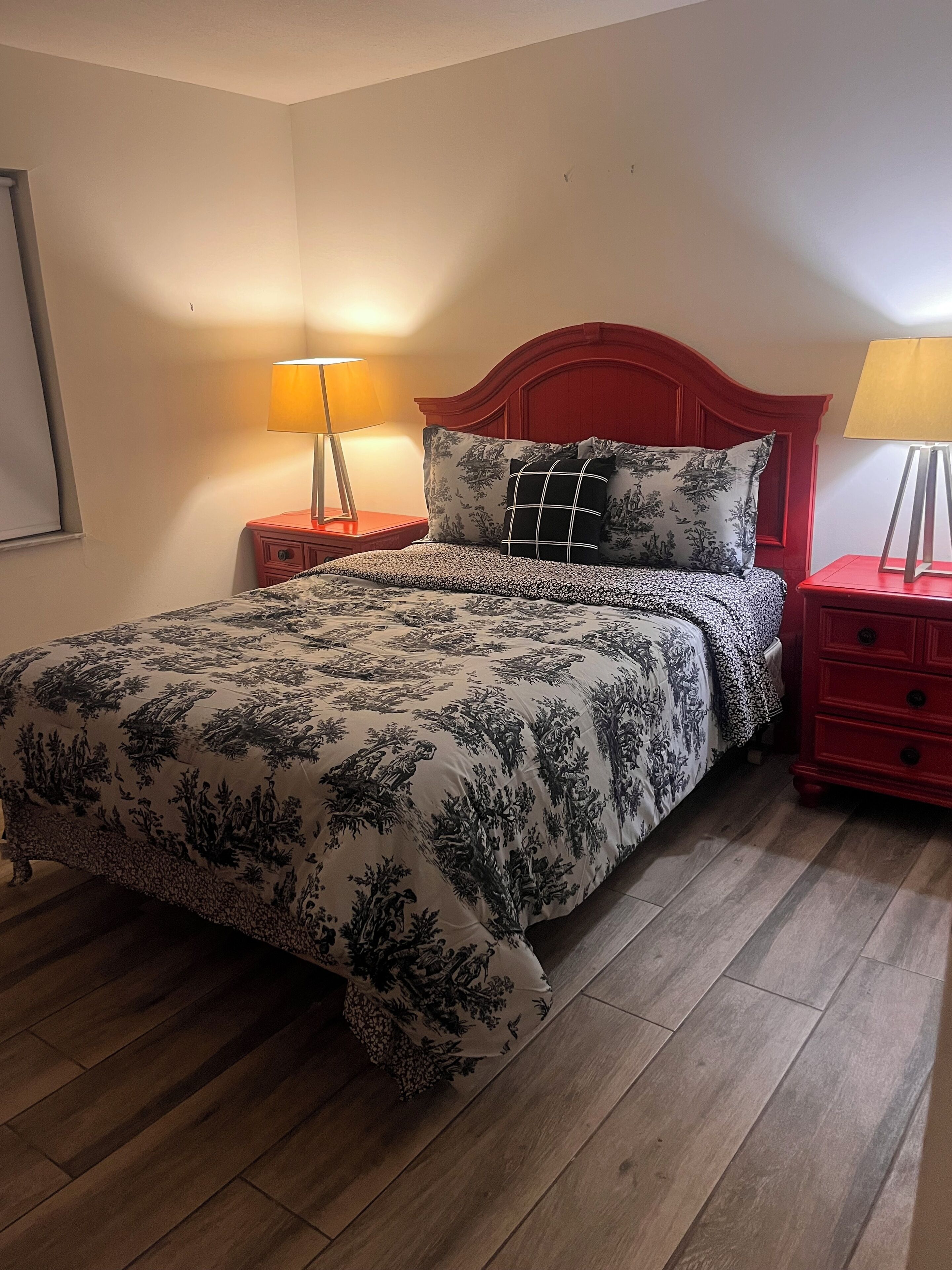 Iron/ironing board, WiFi, bed sheets