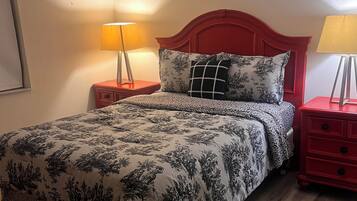 Iron/ironing board, WiFi, bed sheets