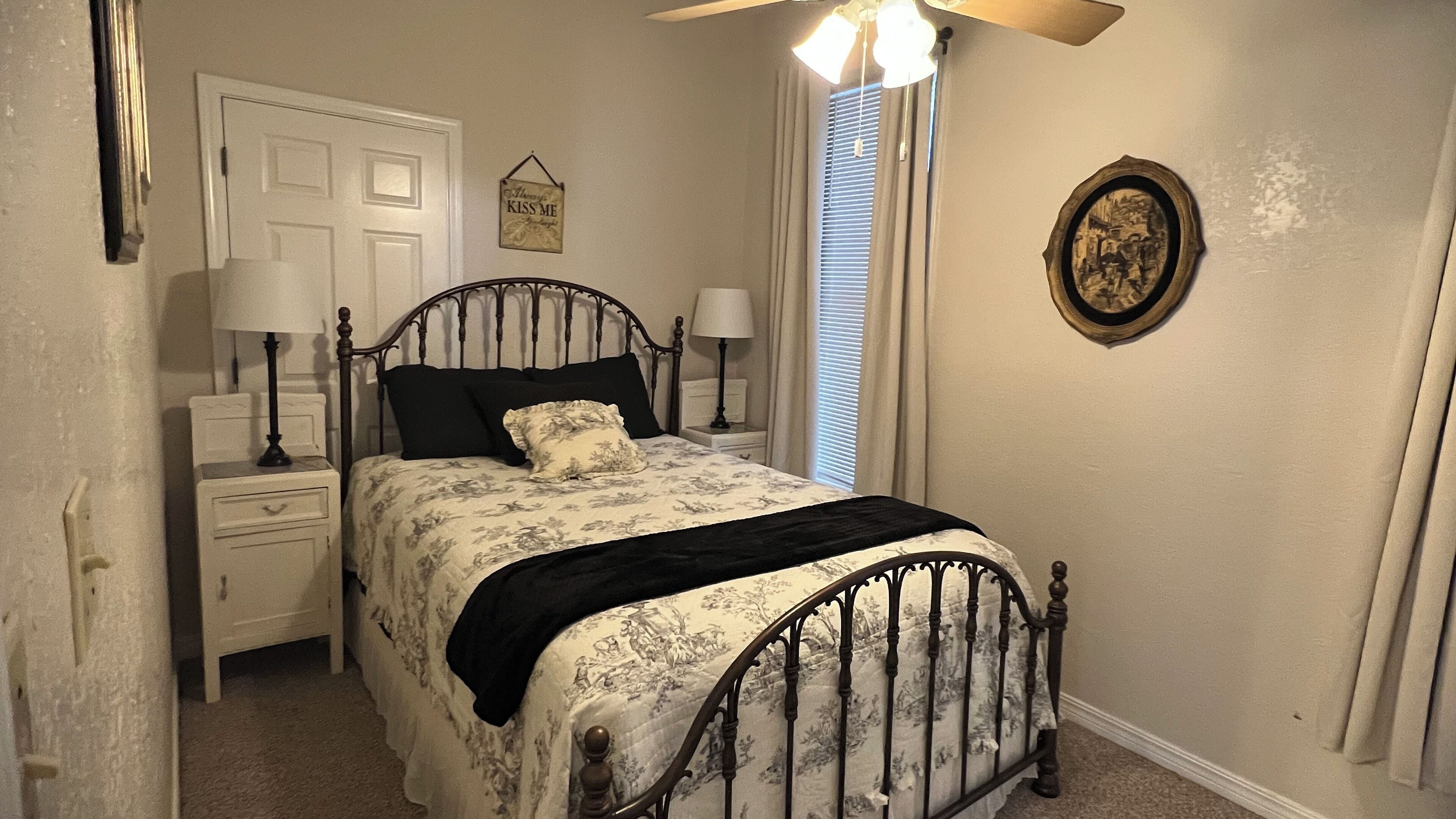 2 室のベッドルーム、インターネット、ベッドシーツ