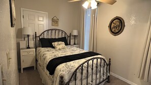 2 sovrum, internet och sängkläder