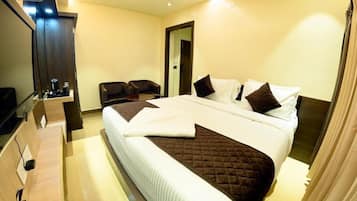 Caja de seguridad en la habitación y escritorio