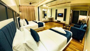 Caja de seguridad en la habitación y escritorio