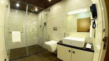 Luxury Studio, City View | Bathroom | Free toiletries, hair dryer, towels, soap