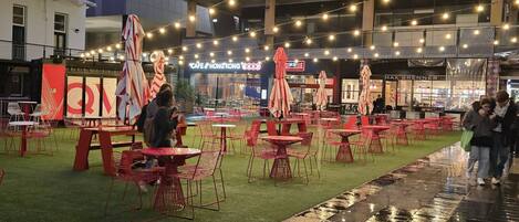 Apartment, 2 Bedrooms, Smoking | Outdoor dining