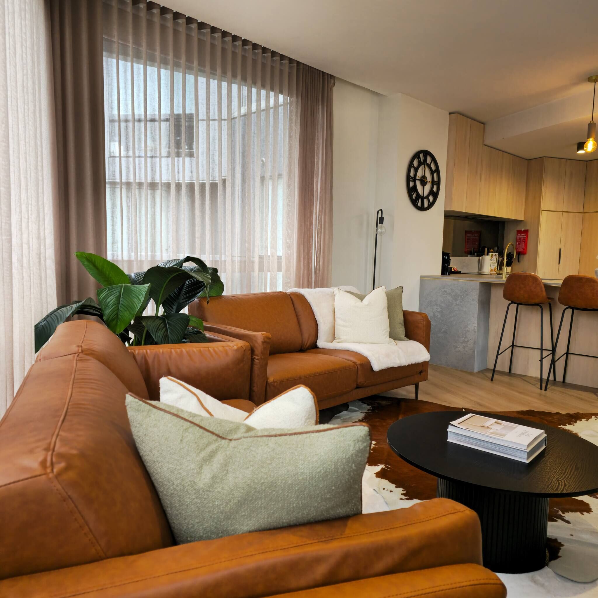 Apartment, 2 Bedrooms, Smoking | Living room