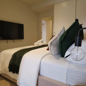 Apartment, 2 Bedrooms, Smoking | Room amenity - Deluxe 2BR apt Excellent Location Cityviews & Pool (Melbourne)
