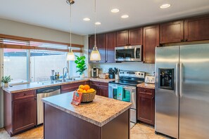 Mikroaaltouuni, uuni, liesi, astianpesukone