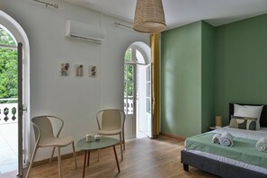 Desk, iron/ironing board, Internet, bed sheets - Domaine de la Grande Fontaine (Saint-Paul)
