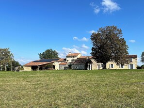 Exterior - Vrbo Property (Blanquefort-sur-Briolance)