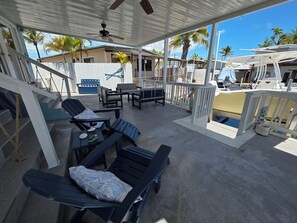 Terrace/patio - Spacious 3 Bedroom, 2 Bath Canal Home in the Heart of Tavernier (Tavernier)