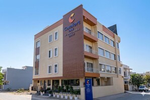 Front of property - Comfort Inn Braj (Mathura)