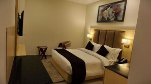 مساحة عمل للكمبيوتر المحمول وواي فاي مجانًا وملاءات أسرّة