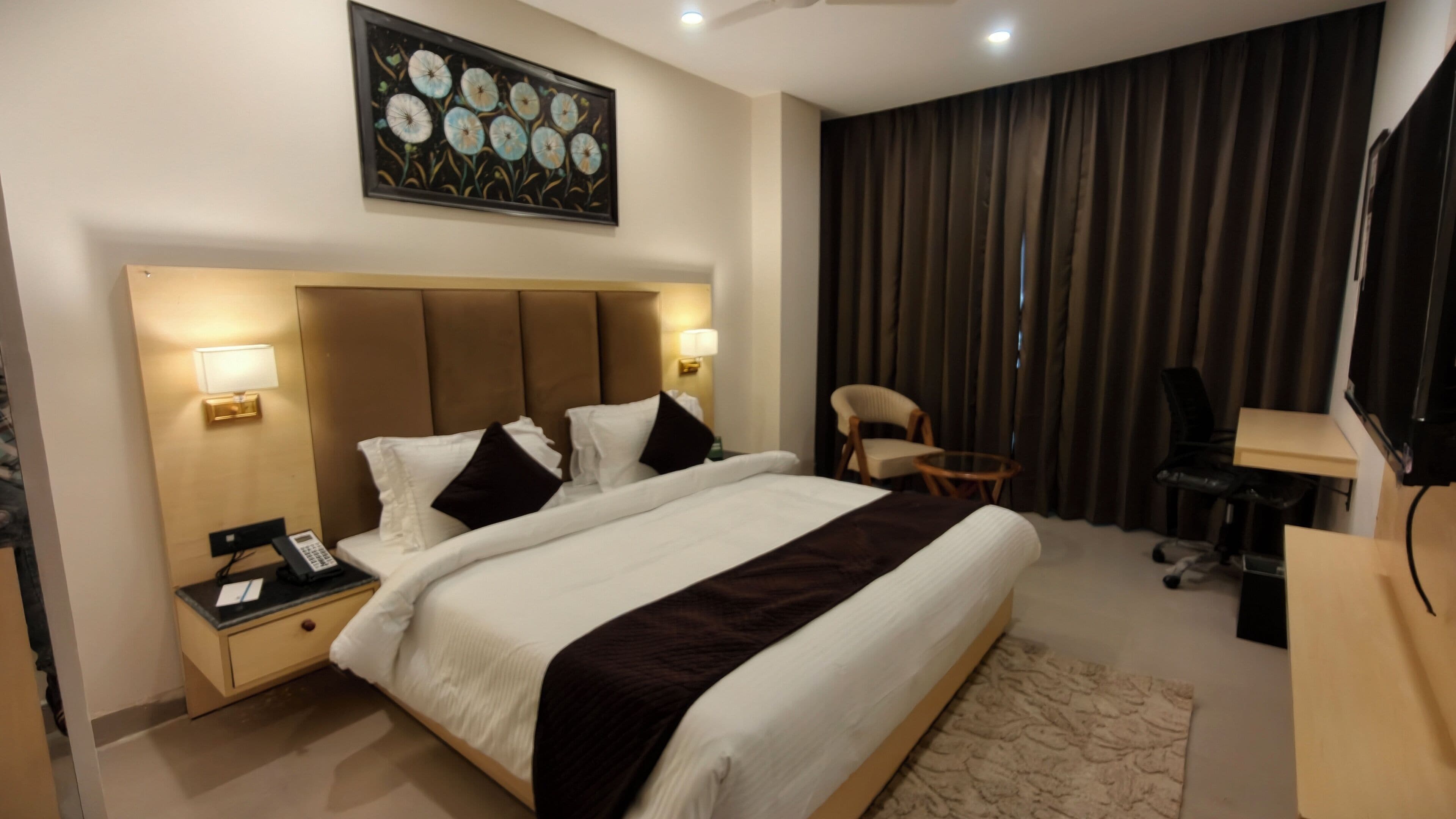 Comfort Double Room, Balcony, City View | Laptop workspace, free WiFi, bed sheets, wheelchair access