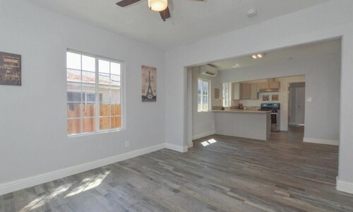 Beautiful 2-bedrooms house in a peaceful Fresno neighborhood. 