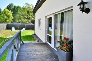 Terrace/patio - Large holiday homes with fireplace and garden (Rusinowo)