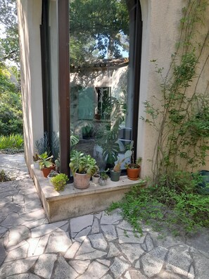 Exterior detail - Character house, between Aix-en-Provence and the Lubéron (Saint-Cannat)