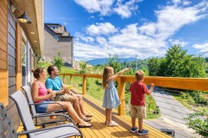Property grounds - Hot Tub Retreat | 1 Mile to Gatlinburg Fun (Gatlinburg)