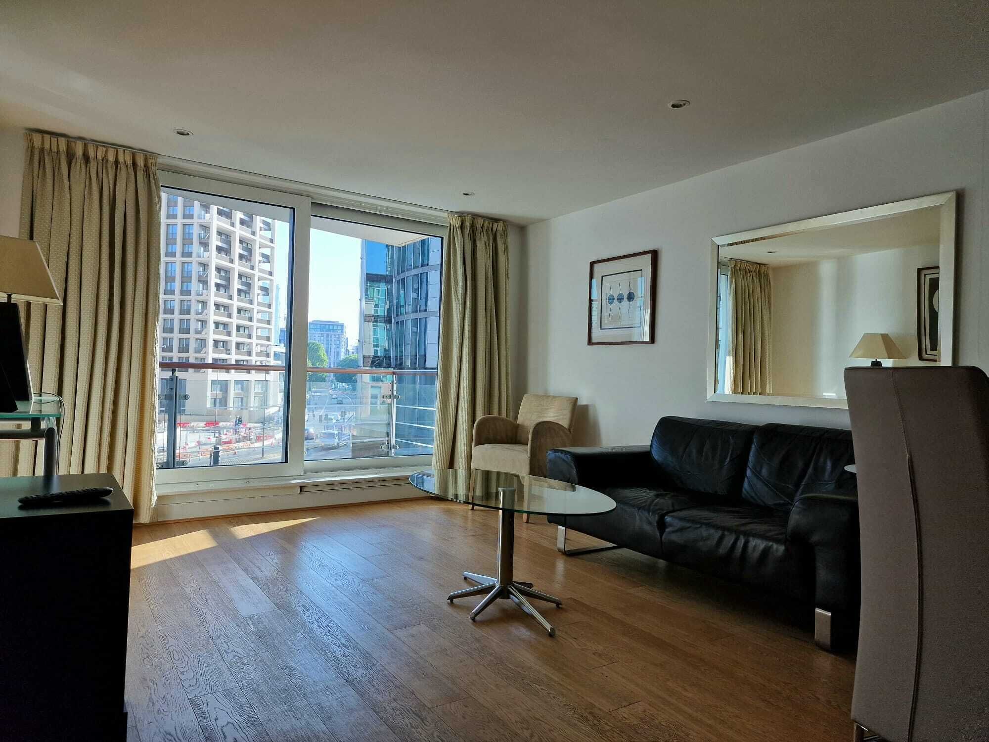 Standard Apartment, Balcony, River View | Living area