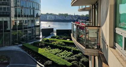 Central London Riverside Apartment