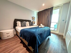 Deluxe Apartment, Balcony, River View