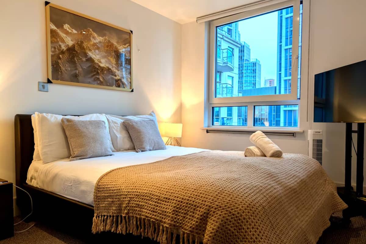 Standard Apartment, Balcony, River View | Interior