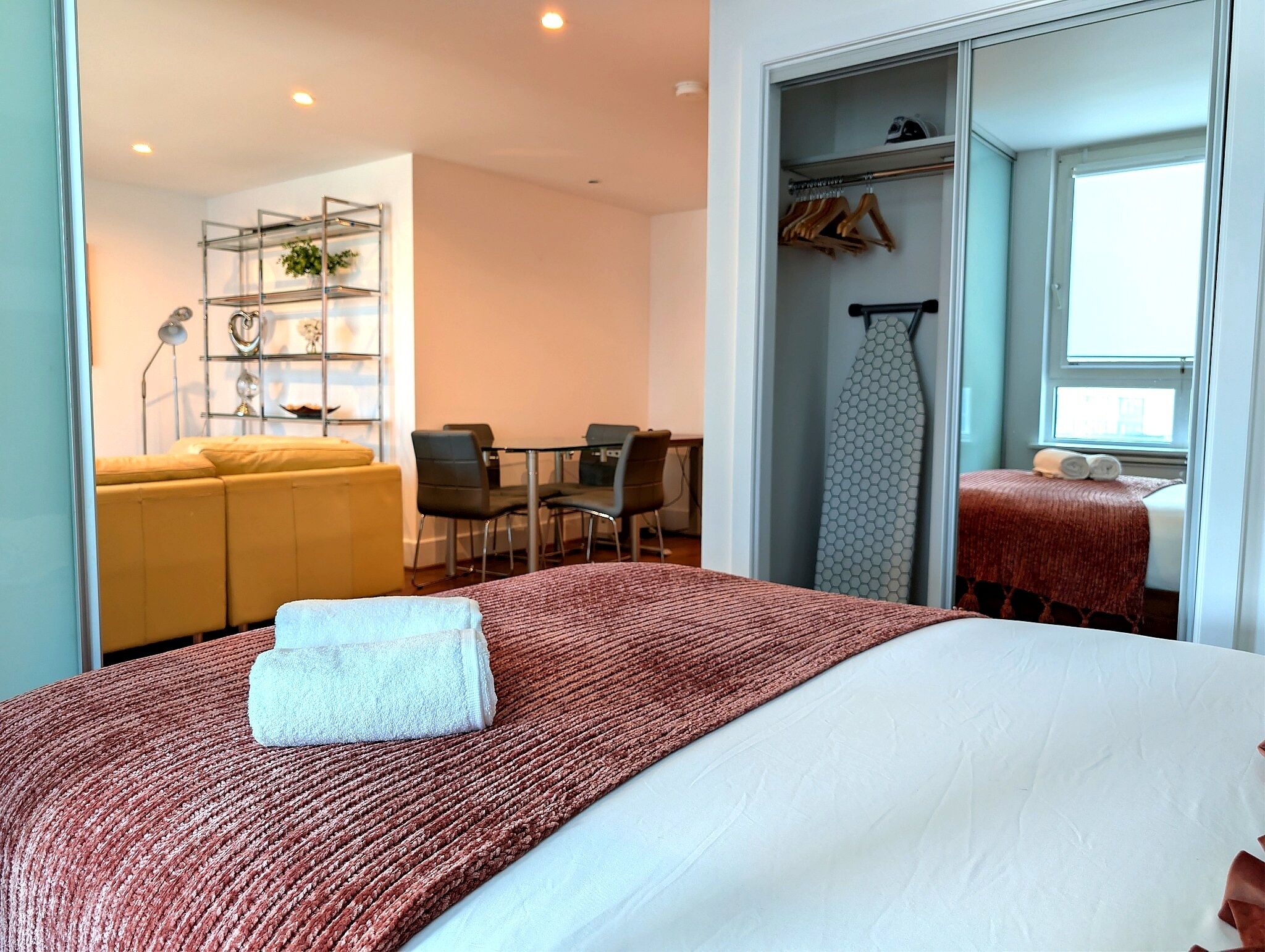 Comfort Apartment, Balcony, River View