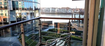 Central London Riverside Apartment