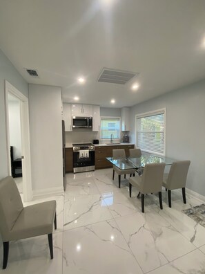 Private kitchen - Steps to Redington beach, three bedroom duplex, newly renovated, av April 15 (Redington Shores)