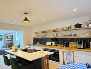 Fridge, microwave, oven, stovetop - April Cottage - family sized home- pet friendly (Eastbourne)