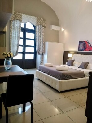 Blackout drapes, soundproofing, iron/ironing board, free WiFi - Spàzio apartments Garibaldi (Catania)