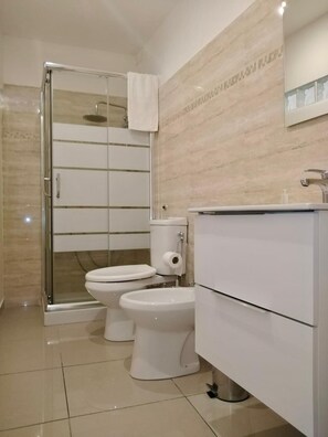 Bathroom - Spàzio apartments Garibaldi (Catania)