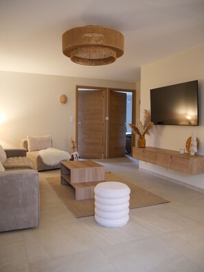 Living area - New apartment "La vieille maison", near Serre Chevalier (Villar-Saint-Pancrace)