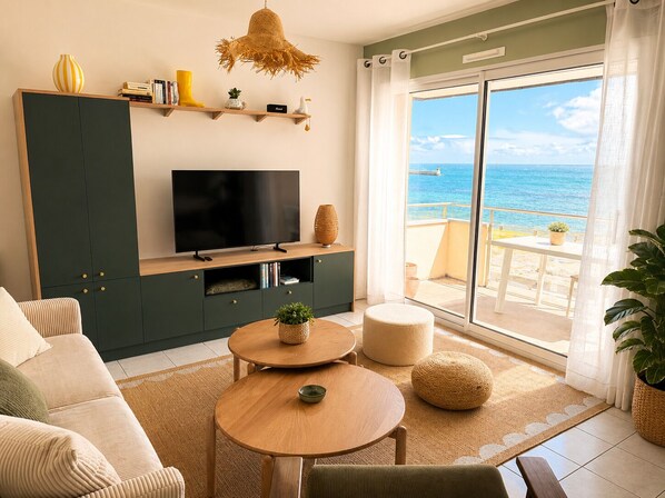 TV - Duplex apartment with exceptional sea view (Guilvinec)
