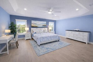 3 bedrooms, WiFi - The Lazy Pelican - 4 Seat Golf Cart The Villages! Amazing location! (The Villages)