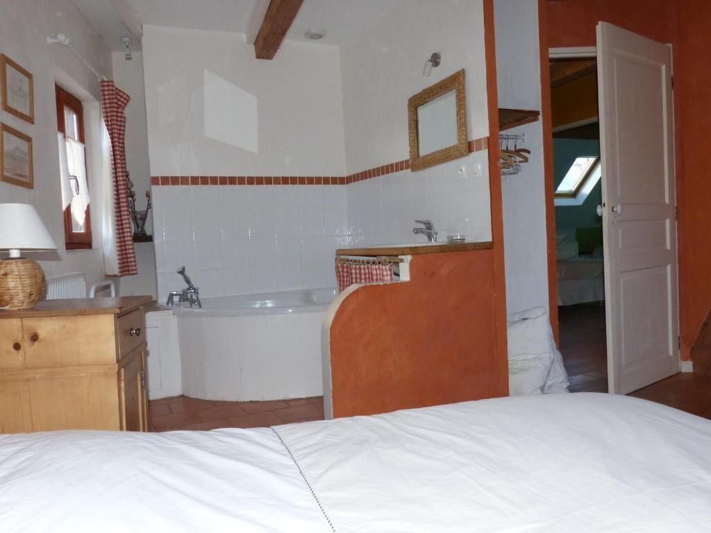 House, 3 Bedrooms, Courtyard View | Iron/ironing board, free WiFi