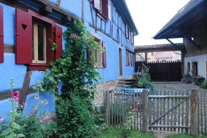 Property grounds - Gites Les Petits Tisserands (Epfig)