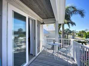 Property grounds - Island Escape- 4 bedrooms with private pool and spa!! (Holmes Beach)