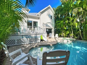 A heated pool - Island Escape- 4 bedrooms with private pool and spa!! (Holmes Beach)