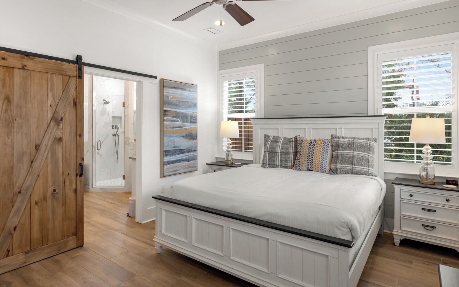 6 habitaciones, tabla de planchar con plancha y wifi gratis 