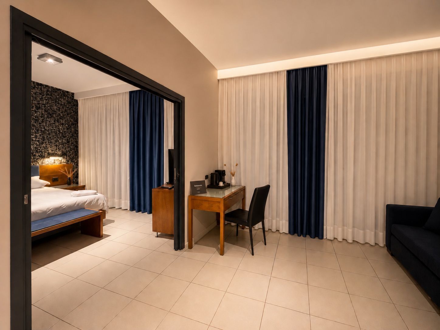 Suite Deluks, balkon, pemandangan kebun | Area keluarga