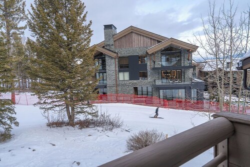Outpost: Tram Tower 12 - Ski In / Ski Out Jackson Hole Mountain Resort