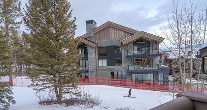 Outpost: Tram Tower 12 - Ski In / Ski Out Jackson Hole Mountain Resort