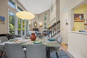Dining - Bella Vista ~ Riverfront, Hot Tub, Guest Favorite! (Guerneville)