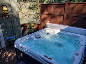 Outdoor spa tub - Bella Vista ~ Riverfront, Hot Tub, Guest Favorite! (Guerneville)