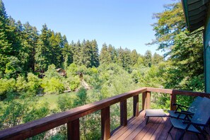 Property grounds - Bella Vista ~ Riverfront, Hot Tub, Guest Favorite! (Guerneville)