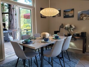 Dining - Bella Vista ~ Riverfront, Hot Tub, Guest Favorite! (Guerneville)