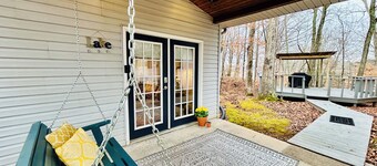 Cozy 1-bedroom lake side cottage in beautiful Estill Springs