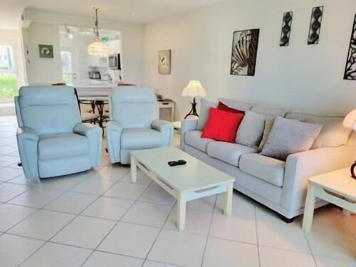 Siesta Key Beach Front Condos -A104, Free boat docks & WiFi