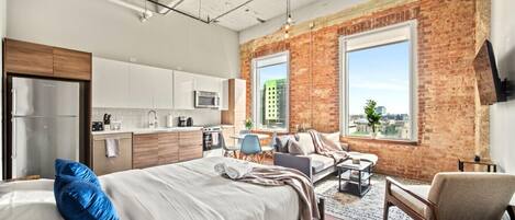 2 bedrooms, desk, iron/ironing board, travel cot