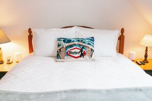 4 bedrooms, iron/ironing board, free WiFi, bed sheets - Spacious 4BR 4Bath Home w/Front Door Shuttle to Stratton Mountain (Winhall)